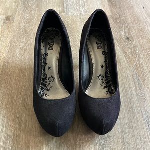 Brash black suede pumps. Size 6.5